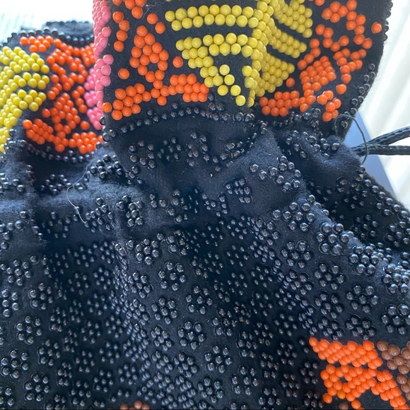 ✨SOLD✨ vintage great wall of china beaded bag - Picture 8 of 14